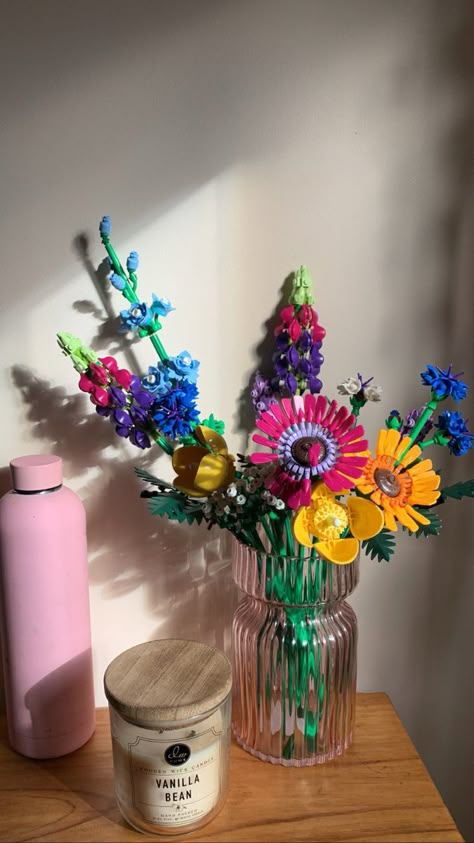 Lego Flower Decoration, Wildflower Lego Set, Lego Plants Aesthetic, Legos Bouquet, Lego Flowers Room Decor, Lego Flower Decor, Lego Flowers Vase, Lego Flowers In Vase, Lego Bouquet Aesthetic