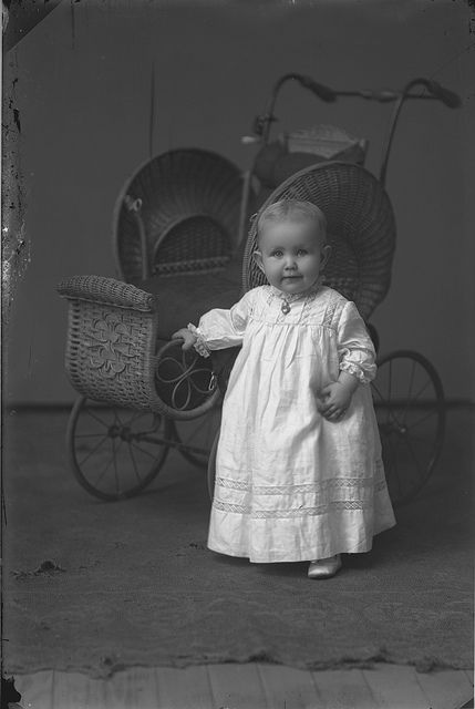 Baby in christening gown, c. 1900 Vintage Baby Pictures, Baby Standing, Vintage Foto's, Vintage Pram, Baby Check, Vintage Children Photos, Vintage Foto, Free Vintage Printables, Expecting A Baby