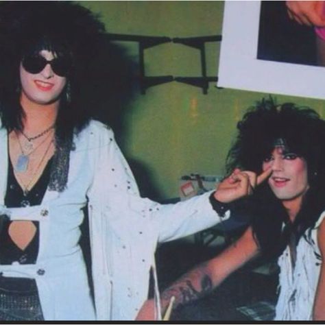 Nikki Sixx and Tommy Lee Mötley Crüe Nikki Sixx And Tommy Lee, Tommy And Nikki, Nikki And Tommy, Rocker Girlfriend, Nikki Sixx Tommy Lee, Tommy Lee Motley Crue, Motley Crue Nikki Sixx, Rocker Boy, Crash And Burn