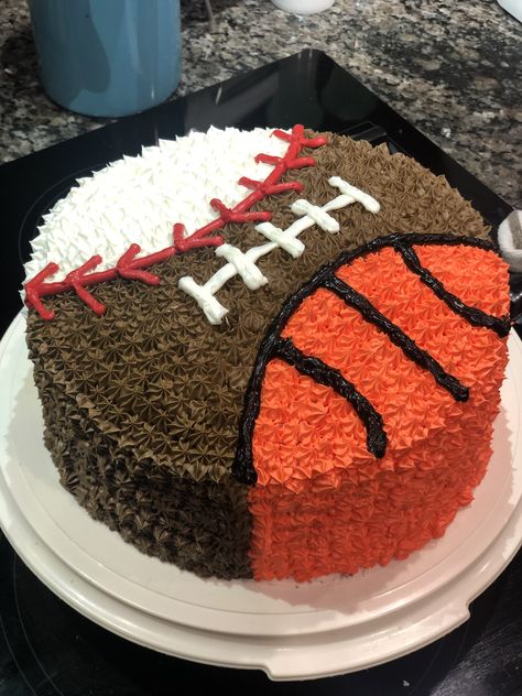 Sports Birthday Cakes, Creamy Chocolate Frosting, Milk Chocolate Frosting, Sports Cake, Sports Themed Cakes, Sport Cakes, Icing Cake, Football Cake, Creative Cake Decorating