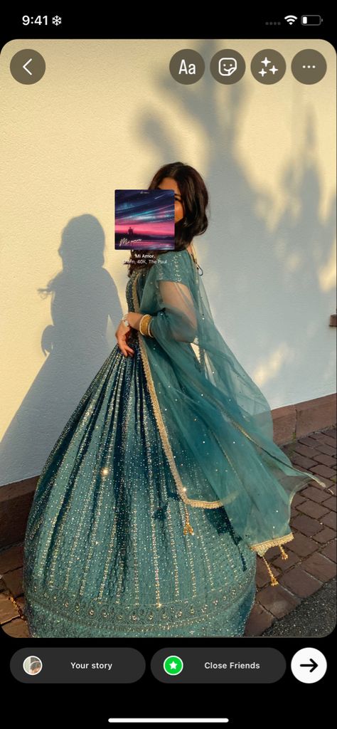 Desi South Indian Aesthetic, Poses In Lehangas Aesthetic, Desi Outfit Pose Ideas, Wedding Dress Poses Photo Ideas, Photo Poses For Dress, Pose Ideas With Lehenga, Desi Outfit Photo Ideas, Insta Wedding Story Ideas, Desi Indian Outfits