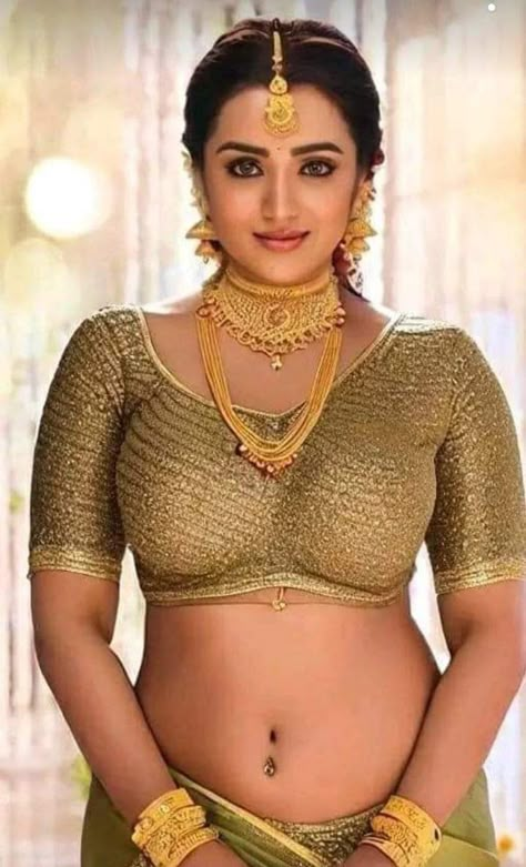 Trisha Actress, Trisha Krishnan, Hot Women Dress, Beautiful Dresses For Women, Women Photography, Actress Hot Pics, Face Images, Indian Actress Hot Pics, Beautiful Smile Women