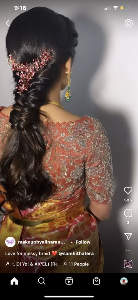 Reception Hairdo For Saree, Simple Hairstyle For Reception, Front Hairstyle For Messy Braid, Hairstyles For Medium Length Hair Bridal, Jada Hairstyles Indian, Braided Hairstyles South Indian, Braids For Indian Wedding, Tradition Hairstyle Indian, Bride Hairstyles For Reception