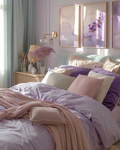 Paint Ideas For Apartment Walls, Bedroom Design With Curtains, Bedroom Inspirations Pastel Colors, Bedroom Decor Pastel Colors, Wall Art Bedroom Purple, Colourful Bedroom Decor Ideas, Interior Design Bedroom Colorful, Pastel Colour Palette For Bedroom, Pastel Small Bedroom