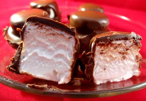 Easy To Make No Bake Marshmallow Puffs Cooking With Grandma, Baking With Grandma, Chocolate Cube, Homemade Marshmallow Recipe, Marshmallow Recipe, Orange Curd, Chocolate Dipped Marshmallows, Homemade Marshmallow, Vanilla Marshmallows