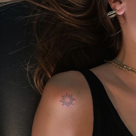 Simple Sun Tattoo With Face, Sun Tattoo Placement For Women, Sun On Arm Tattoo, Sun On Back Of Neck Tattoo, Minimalistic Shoulder Tattoo, Collarbone Sun Tattoo, Sun Collarbone Tattoo, Behind The Ear Sun Tattoo, Sun Tatoos Woman