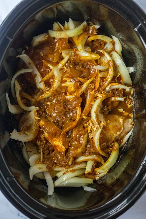 French Onion Whole 30, New York Strip Crockpot Recipe, Healthy Crockpot Meals Soup, Recipes Using French Onion Soup Can, French Onion Dinner Recipes, French Onion Chicken Casserole Crockpot, Chicken And Onions Crockpot, French Onion Pork Tenderloin Crock Pot, Crockpot Lipton Onion Chicken