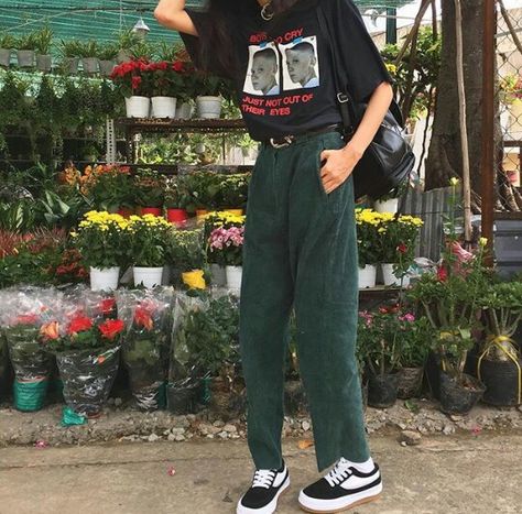 pinterest // arlyeee Dark Green Pants, Indie Outfits, Green Pants, Mode Inspo, First Name, Outfit Goals, Mode Vintage, Looks Vintage, Retro Outfits