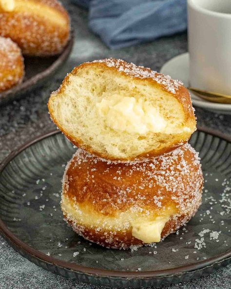 Italian Bomboloni – fluffy, golden doughnuts filled with rich pastry cream! Perfect for any sweet craving. 🍩✨ #ItalianRecipes #HomemadeDoughnuts #Bomboloni Sourdough Bomboloni Recipe, Italian Bomboloni, Bomboloni Recipe, Italian Donuts, Homemade Doughnuts, Italian Pastries, Boston Cream, Delicious Donuts, Pastry Cream