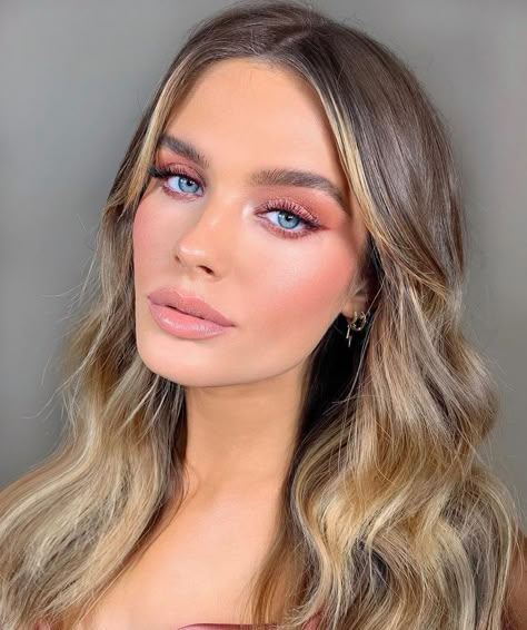 Makeup Looks Blue Eyes, Chloe Lloyd, Wedding Hairstyles And Makeup, Charlotte Tilbury Makeup, Formal Makeup, Beauty Make-up, Braut Make-up, Glowy Makeup, Natural Eye Makeup