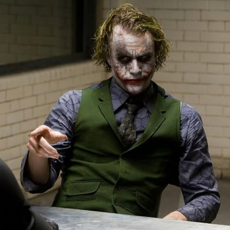 Hear Me Out Men, Heath Joker, Arthur Joker, Analog Art, Smile Movie, Cinema Icon, Joker Icon, Joaquin Phoenix Joker, Joker Dark Knight