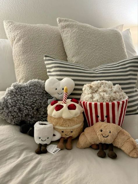 Christmas Aesthetic List, Jellycat Collection Display, Jelly Cat Croissant, Jelly Cat Stuffed Animals Aesthetic, Popcorn Jellycat, Coffee Jelly Aesthetic, Jellycats Cute, Coffee Jellycat, Jellycat Cloud