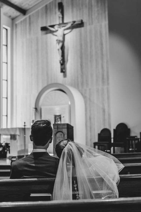 Church Wedding Photos, Church Wedding Photography, Wedding Picture Poses, Catholic Wedding, Wedding Photo Inspo, Wedding Photos Poses, Nj Wedding, Future Wedding Plans, Christian Wedding