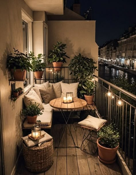 Balcon Mic, Simple Balcony, Luxury Balcony, Apartment Simple, Balkon Decor, Small Balcony Design, Apartment Luxury, Apartment Modern, Apartment Patio Decor