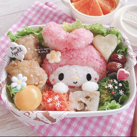 Sanrio Pastries, My Melody Bento, Sanrio Bento, Bento Box Recipes, Hello Kitty Food, Sanrio Food, Cute Bento Boxes, Japanese Food Bento, Kawaii Bento