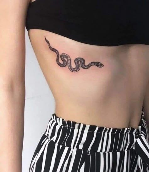 Homemade Tattoos, Rib Tattoos For Women, Snake Tattoos, Snake Tattoo Design, Inspiration Tattoos, Discreet Tattoos, Dainty Tattoos, Snake Tattoo, Elegant Tattoos