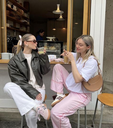 Denmark Clothes, Pink Sneakers Outfit, Gazelle Outfit, Adidas Samba Outfit, Pastel Outfit, Adidas Spezial, Spring Fits, Elegante Casual, Fall Winter Wardrobe