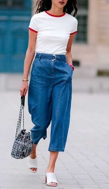 style heeled mules with jeans Mules Sandals Outfit, Black Heeled Mules Outfit, Black Mules Outfit Block Heels, Mule Heel Outfit, Mule Sandals Outfit, Mules With Jeans, Heel Mules Outfit, Black Mules Outfit, Outfits With Mules