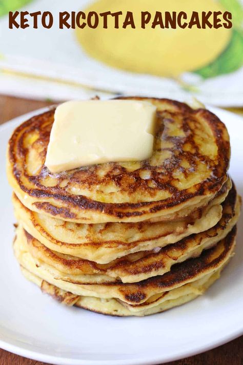 Pancakes Low Carb, Low Carb Pancake Recipe, Greek Yogurt Pancakes, Stack Of Pancakes, Desayuno Keto, Lemon Ricotta Pancakes, Almond Flour Pancakes, Yogurt Pancakes, Low Carb Pancakes