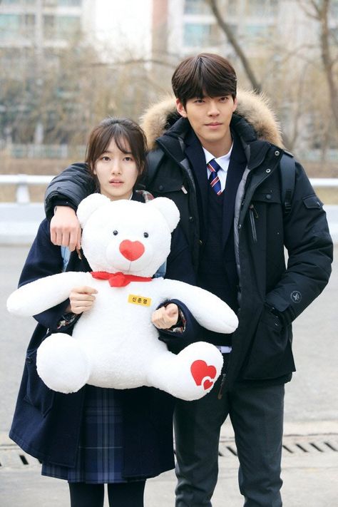 'Uncontrollably Fond' Kim Woo-bin and Bae Suzy look gorgeous ever in school uniforms. Suzy Uncontrollably Fond, Uncontrollably Fond Kdrama, My Shy Boss, Kim Wo Bin, Korean Couples, Moorim School, Lee Hyun Woo, Uncontrollably Fond, To Watch