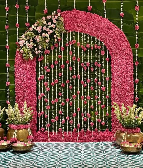 decorsutra on Instagram: “A simple elegant backdrop made of beautiful kaner and Lillies for Anna prasan event.. Decor by :@lavieenrosedesignanddecor Follow…” Lilly Decorations, Backdrop Design For Wedding, Kirtan Decoration, Seemantham Backdrop, Indian Baby Shower Decorations, Leaf Decor Wedding, Wedding Decor Trends, Small Wedding Decor, Ganpati Decor