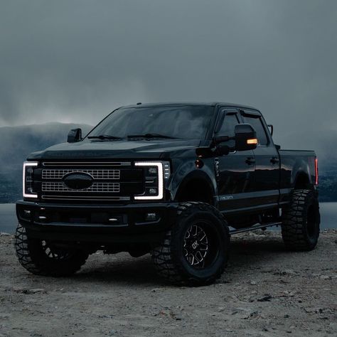 Ford Black Truck, Black Ford F250 Lifted, Cool Ford Trucks, Black Gmc Truck, F250 Super Duty Lifted, Black Pick Up Truck, Lifted F350, Black F150, Ford Lifted Trucks