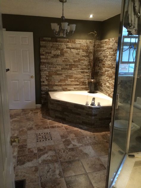 Surrounded my garden tub with airstone. Turned out great! Mobile Home Bathrooms, Remodel Mobile Home, Mobile Home Bathroom, Tub Remodel, Manufactured Home Remodel, Remodeling Mobile Homes, Master Bath Remodel, Garden Tub, Stone Walls