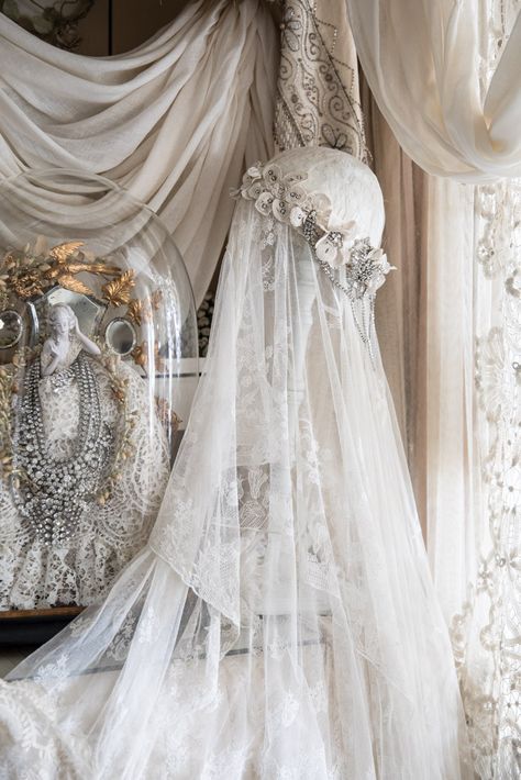 A circa 1890 Limerick lace veil attaches to a headpiece that Sheelin Lace owner, Rosemary Cathcart, made by arranging antique Irish crochet lace flowers, intertwined with vintage diamanté jewels, on a velvet band. Read more about Sheelin Lace in the January/February 2019 issue. Irish Lace Veil, Antique Lace Wedding Dress, Veil Styles, Irish Crochet Dress, Lace Veils, Lace Outfit, Irish Lace Crochet, Irish Lace, Linens And Lace