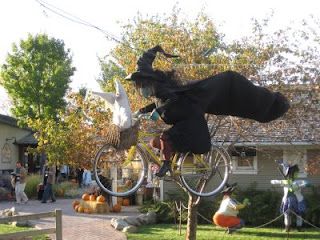 Flying Witch @ Gardner Village Witch Flying School Halloween, Flying Witch Diy, Tiny Witch House, Witches Yard Decorations, School Halloween Decorations, Halloween Witch Theme, Yard Witch, Village Witch, October Decorations