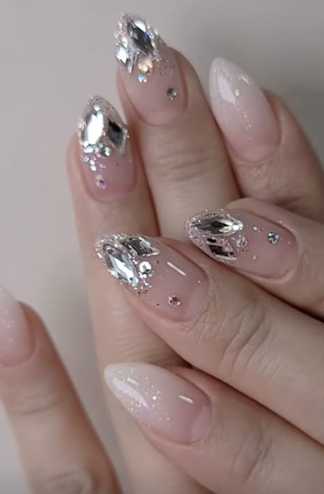 Nail Art Jewels Ideas, Almond Crystal Nails, Korean Diamond Nails, Sparkle Nails With Gems, Korean Bridal Nails, Korean Crystal Nails, Korean Gem Nails, Silver Gem Nails, Korean Glass Nails