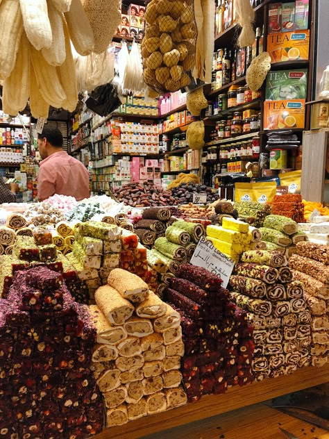 Turkey Vacation, Moroccan Aesthetic, Turkish Sweets, Retail Store Interior Design, Bistro Food, Turkish Culture, Moroccan Food, Istanbul Turkey, Holistic Nutrition