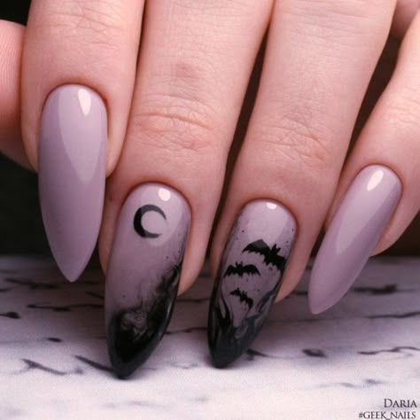 Scary Halloween Nails Design, Holloween Nails, Witch Nails, Halloween Nails Easy, Witchy Nails, Cute Halloween Nails, Halloween Acrylic Nails, Intricate Art, Black Nail Art