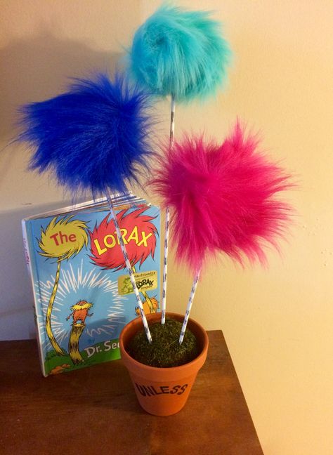 Truffula trees Lorax Clipart, Truffula Trees Diy, Trufulla Tree, Truffula Trees Craft, Truffula Tree Craft, Diy Truffula Trees, Diy Lorax, Trufulla Trees, Dr Seuss Classroom Door Decorations