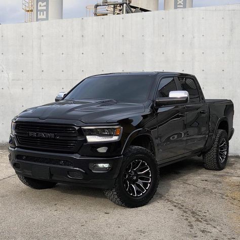 All business in all black. 📸: @gen5blackram #ram #ramtrucks #ram1500 #ramlife #ramcountry #trucks #truckdaily Ram 4x4, Ram Trucks 1500, 2019 Ram 1500, Dodge Ram Trucks, Black Truck, Dodge Rams, Ram Truck, Dodge Truck, Jacked Up Trucks