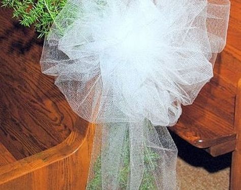 How to easily make wedding bows with tulle- could be really cute, done to scale, for a christmas tree. Wedding Bows Diy, Tulle Wedding Decorations, Tulle Pew Bows, Tulle Decorations, Pew Bows Wedding, Pew Decorations, Bows Wedding, Diy Tulle, Wedding Pews