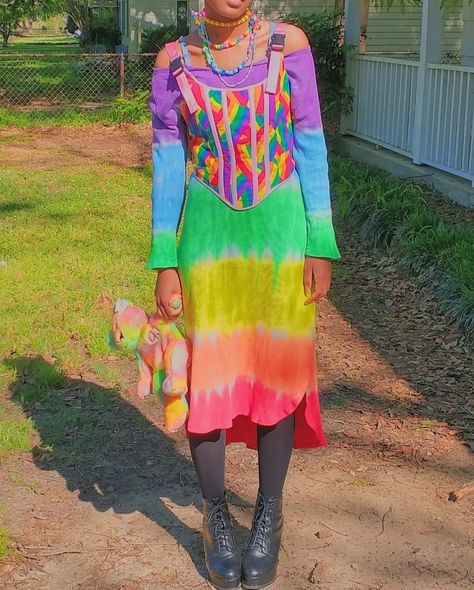 Rainbow Grunge Outfit, Lisa Frank Outfit Aesthetic, Rainbow Alt Outfits, Lisa Frank Aesthetic Outfit, Breakcore Fashion, Acid Pixie Aesthetic Outfits, Clothes Neutral Colors, Rainbow Outfit Aesthetic, Colorful Alternative Fashion