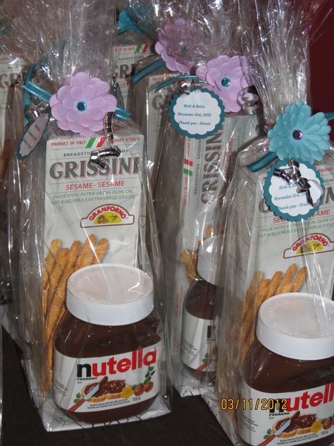 Party favor, Nutella lovers Mini Nutella Gift Ideas, Nutella Gifts, Mini Nutella, Nutella Lover, Nutella Jar, Jw Pioneer, Pioneer Gifts, Snack Table, Diy Crafts To Do