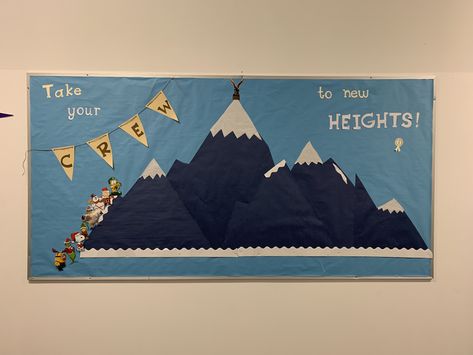 Hiking Bulletin Board, Mountain Bulletin Board Ideas, Sight Word Bulletin Board, Mountain Bulletin Board, Adventure Classroom Theme, Mountain Classroom Decor, Classroom Decorations Elementary, 5th Grade Classroom Decor, School Display Boards