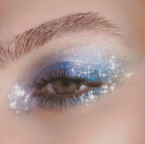 Cinderella Aesthetic Makeup, Blue Sparkle Aesthetic, Emily Movie, Icy Aesthetic, Princess Core Aesthetic, Elsa Aesthetic, Modern Elsa, Bloom Aesthetic, Taylor Swift 2022