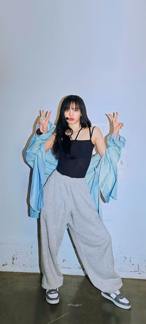 Lisa Blackpink wallpaper Black Pink Lisa Outfit, Lisa Cute Picture, Lisa Hot Wallpaper, Lisa Blackpink Black Hair, Lisa Black Outfit, Lisa Inspired Outfits, Blackpink Lisa Outfits, Lisa Blackpink Outfit, Lisa Blackpink Photos