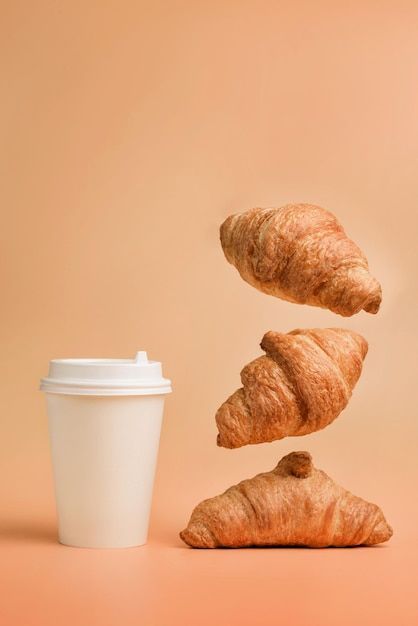 Croissant Photography Ideas, Coffee And Croissants Photography, Croissant Photoshoot, Coffee Graphics Design, Cup Photography, Coffee House Design, Breakfast Photography, Takeaway Food, Food Photoshoot