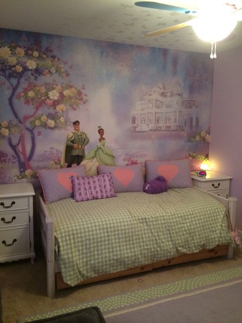 Green and lavender Princess and the Frog Princess Tiana Room Decor, Princess Tiana Bedroom Ideas, Princess And The Frog Bedroom Ideas, Princess Tiana Room, Princess And The Frog Bedroom, Princess And The Frog Room, Princess And The Frog Nursery, Frog Room Decor, Frog Bedroom