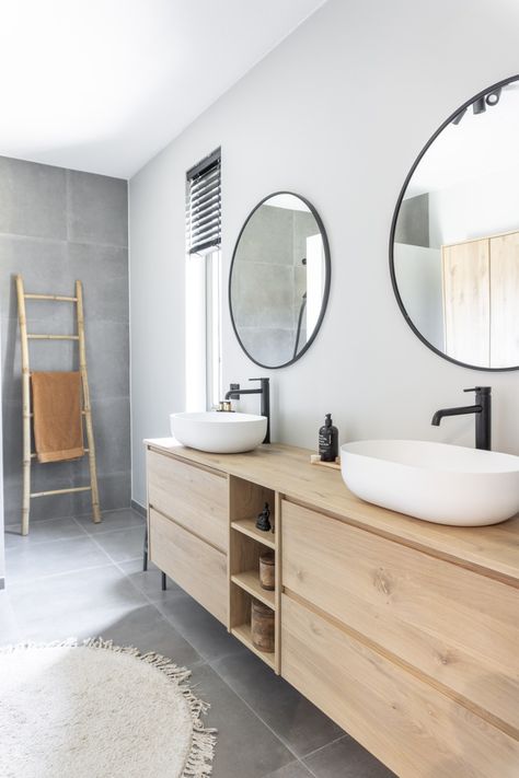 Rustic bathroom sink