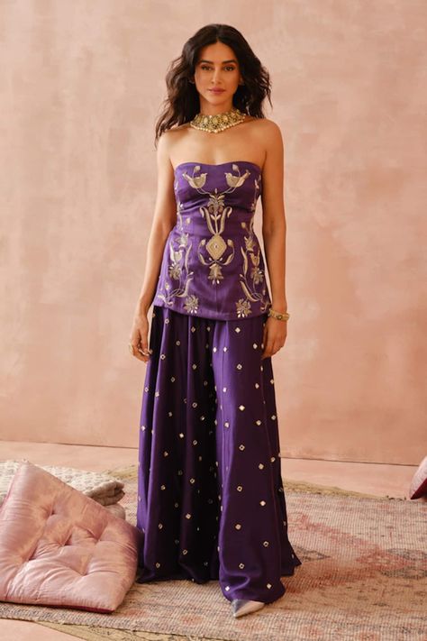 Buy Purple Satin Embroidered And Woven Stripe Pattern Off Vintage Kurta Sharara Set For Women by Payal Singhal Online at Aza Fashions. Outfits For Friends Wedding Indian, Tube Top Lehenga, Tube Top Indian Outfit, Brocade Kurta Set, Friends Wedding Indian Outfit, Backless Kurta, Indian Outfits Modern, Saree Outfit, Kurta With Sharara