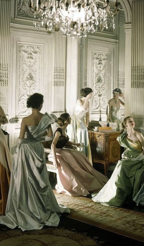 Charles James, Litho Print, Cecil Beaton, Royal Aesthetic, 1950s Style, المملكة العربية السعودية, High Society, Ethereal Art, Old Money Aesthetic