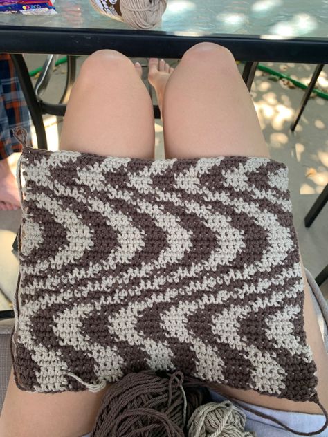 crochet squiggly pattern Swirl Crochet, Crochet Bag Ideas, Crochet Knit Stitch, Coquette Crochet, Afghans Crochet, Yarn Ideas, Crochet Inspo, Knit Stitch, Bag Ideas