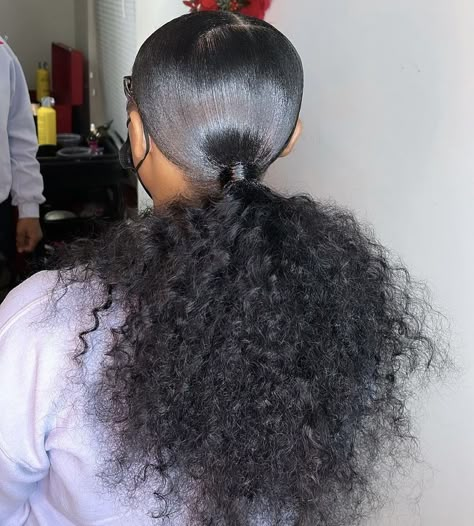 Slick Curly Ponytail, Sleek Middle Part Ponytail, Middle Part Ponytail, Sleek Middle Part, Part Ponytail, Cute Ponytail Hairstyles, Hair Academy, Natural Hair Bun Styles, Weave Ponytail Hairstyles