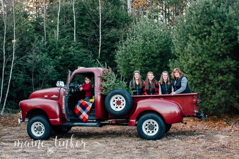 Holiday photo idea, red truck Old Truck Photography, Outdoor Christmas Photos, Holiday Photo Shoot, Christmas Photoshoot Ideas, Vintage Truck Christmas, Freeport Maine, Holiday Mini Session, Xmas Photos, Christmas Tree Sale