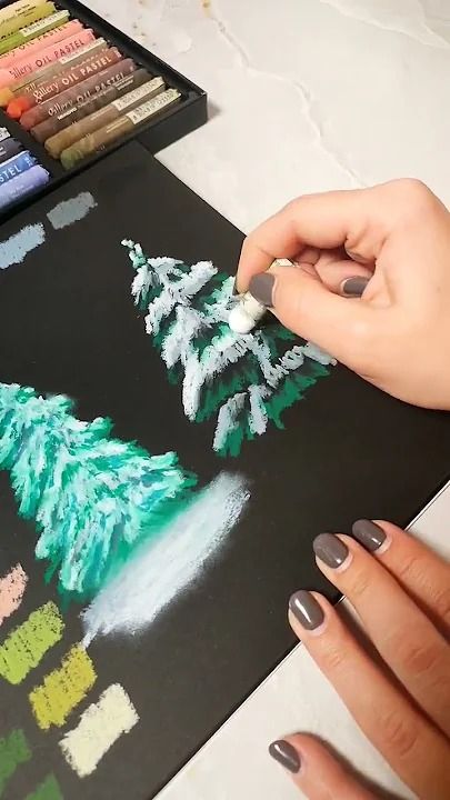 Hi! In this video I draw with oil pastel on a black paper sketchbook. I draw winter pine tree style 2. Hope you like it! Oil Pastel Tree Tutorial, Oil Pastel Christmas Tree, Oil Pastel Christmas Art, Christmas Oil Pastel, Paper Pine Tree, Black Paper Sketchbook, Oil Pastels Drawings, Oil Pastel Techniques, Winter Drawings