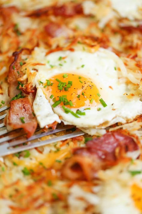 Egg Breakfast Recipes Easy, Sheet Pan Breakfast, Breakfast With Eggs, Breakfast Casserole Bacon, Easy Brunch Recipes, Healthy Brunch, Full Breakfast, Sheet Pan Meals, Hash Brown